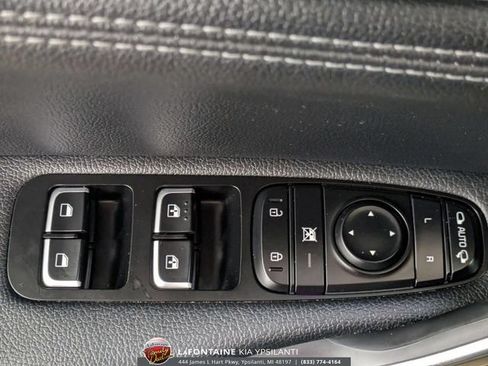 Used 2022 Kia Stinger GT1 AWD/4WD image 16