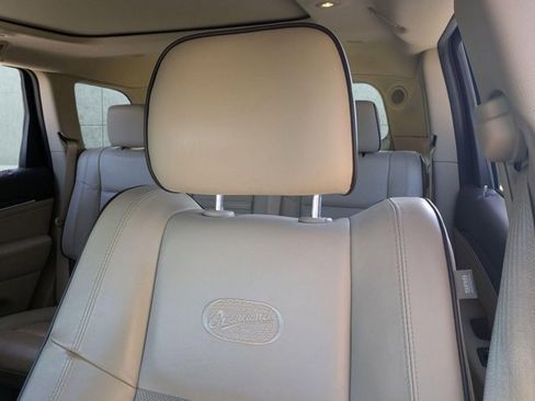 Used 2020 Jeep Grand Cherokee Overland image 14