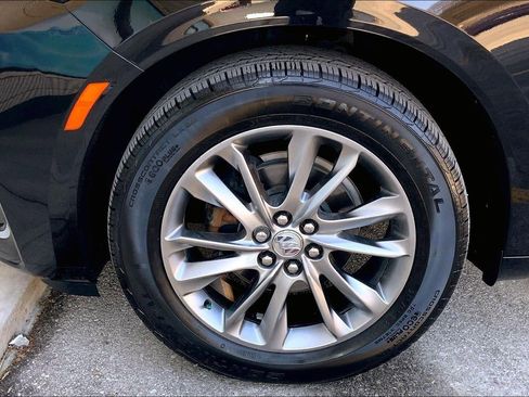 Used 2023 Buick Enclave Avenir image 8