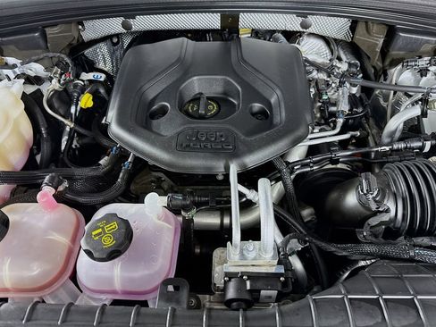 Used 2023 Jeep Grand Cherokee Overland w/ Luxury Tech Group IV image 34