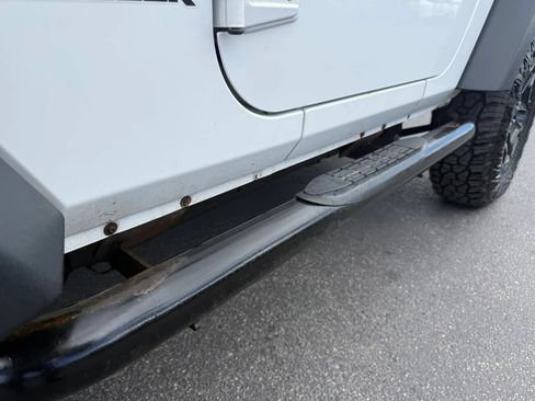 Used 2015 Jeep Wrangler Sport AWD/4WD image 16