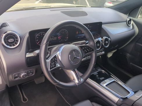 Used 2025 Mercedes-Benz GLA 250 image 13