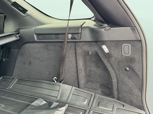 Used 2023 Land Rover Discovery S R-Dynamic image 34