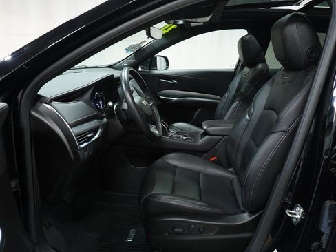 Used 2021 Cadillac XT4 Premium Luxury w/ Enhanced Visibility Package image 13