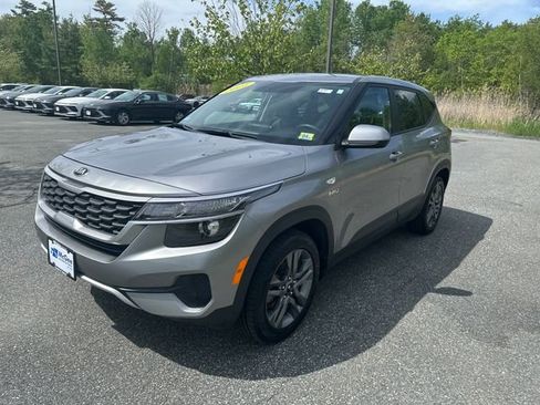 Used 2021 Kia Seltos LX AWD/4WD image 1