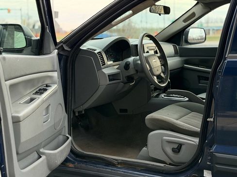 Used 2005 Jeep Grand Cherokee Laredo w/ Cargo Convenience Group image 6