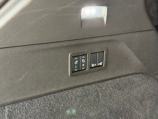 Used 2025 Cadillac Escalade IQ Luxury 2 w/ LPO, Premium Carpet Package AWD/4WD image 5