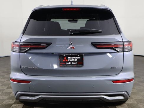 New 2026 Mitsubishi Outlander SEL image 17
