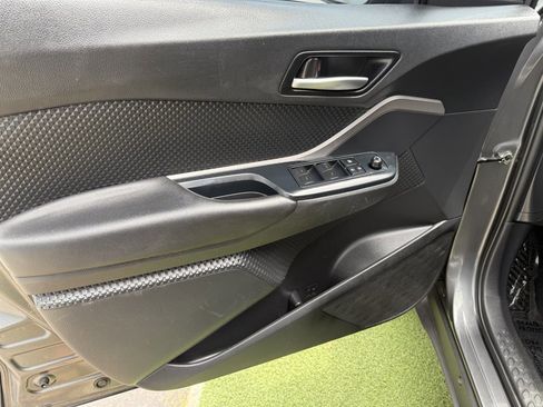 Used 2021 Toyota C-HR LE image 18