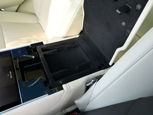 Used 2023 Land Rover Range Rover Autobiography image 41