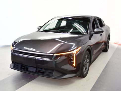Used 2025 Kia K4 FWD image 4