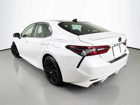 Used 2021 Toyota Camry XSE image 5