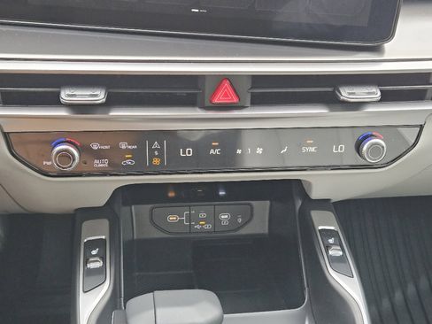 New 2026 Kia Sorento S image 14