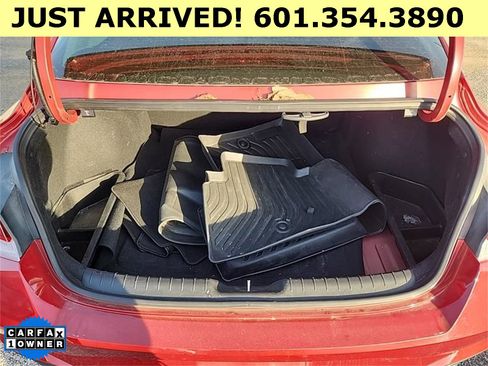 Used 2023 Hyundai Elantra SEL w/ Convenience Package image 4