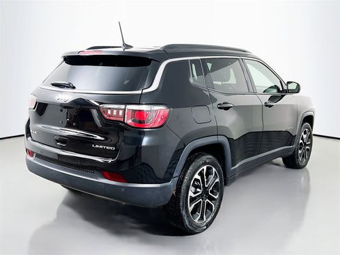 Used 2024 Jeep Compass Limited image 7