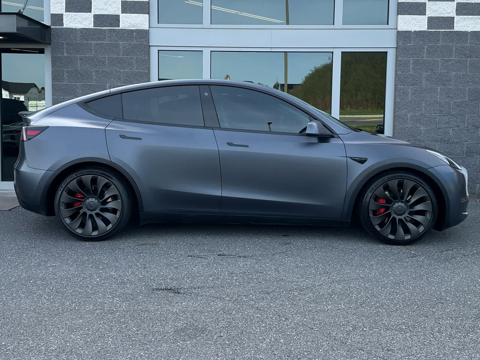 Used 2022 Tesla Model Y Performance AWD/4WD image 3