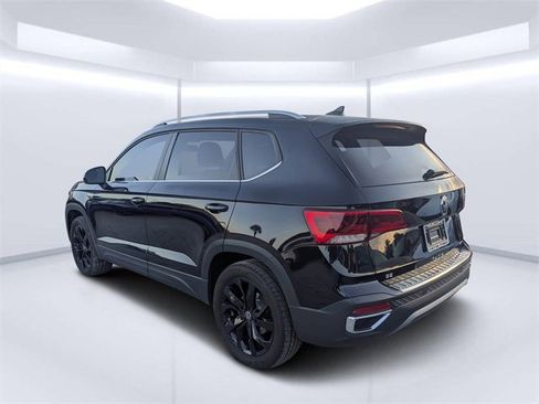 Used 2022 Volkswagen Taos SE image 4