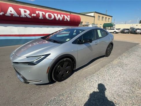 Used 2023 Toyota Prius Prime Premium image 4