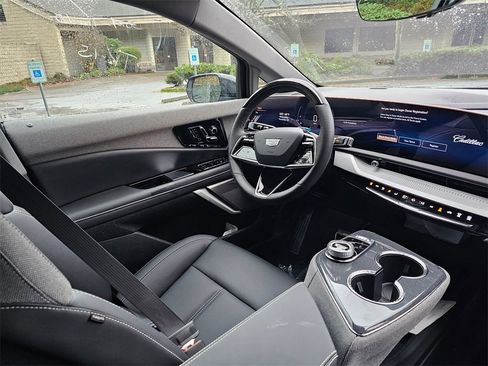 New 2026 Cadillac Optiq Sport 1 image 8