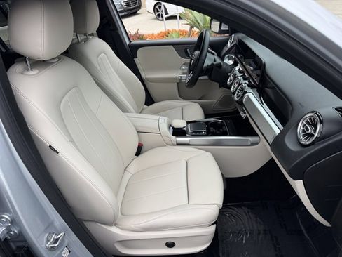 Used 2021 Mercedes-Benz GLB 250 image 6