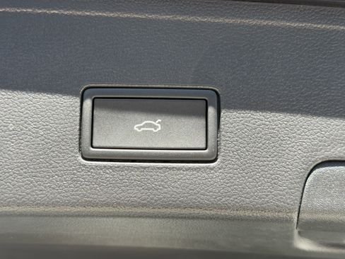 New 2026 Volkswagen Atlas Cross Sport SE image 11