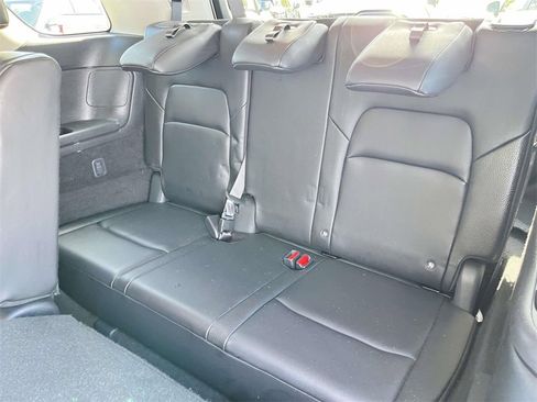 Used 2023 Nissan Pathfinder SL image 24