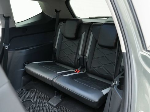 Used 2024 Volkswagen Atlas Peak Edition SE AWD/4WD image 25