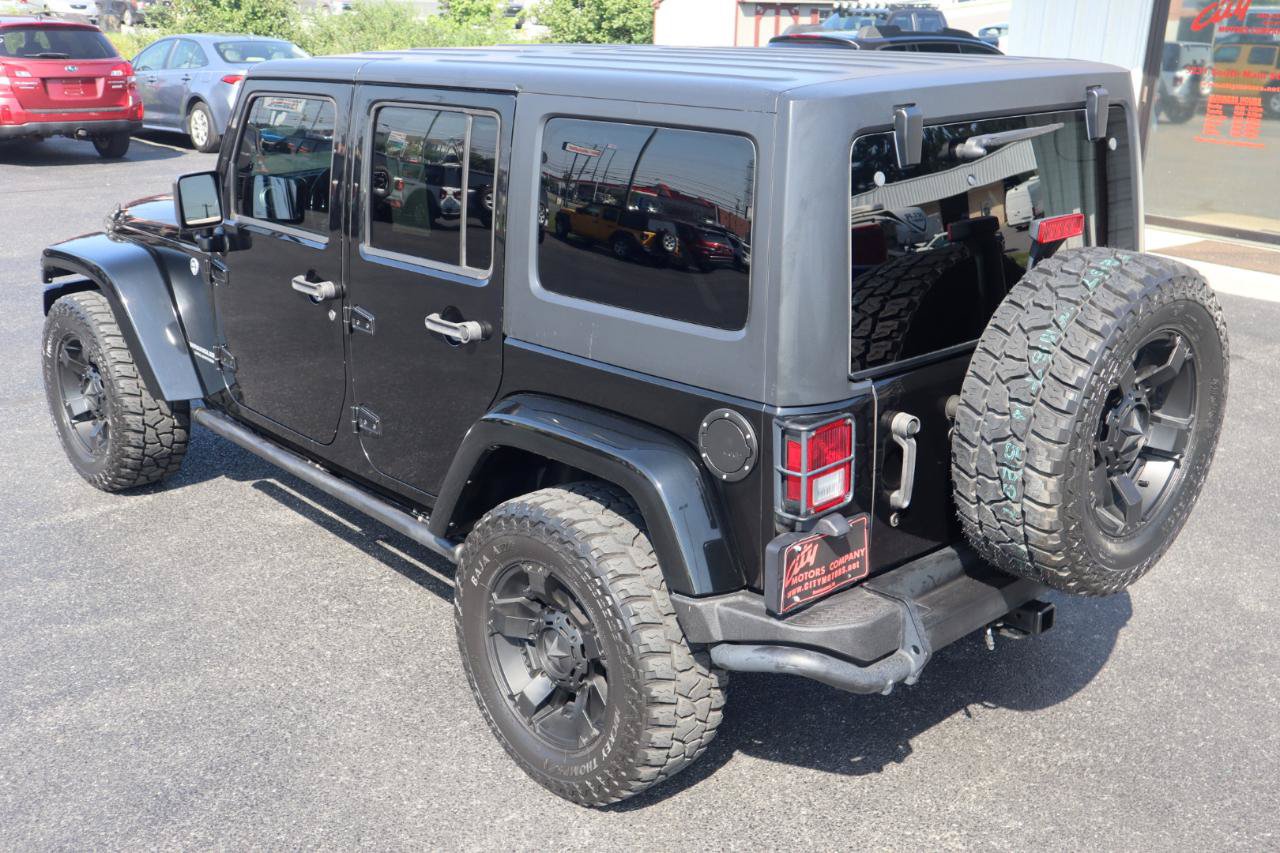 Used 2015 Jeep Wrangler Unlimited Sahara w/ Connectivity Group AWD/4WD image 15
