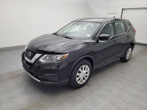 Used 2019 Nissan Rogue S FWD image 2