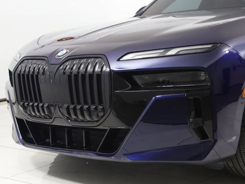 Used 2023 BMW 760i xDrive image 70