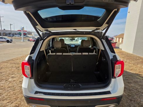 Used 2020 Ford Explorer Limited w/ Class III Trailer Tow Package image 8