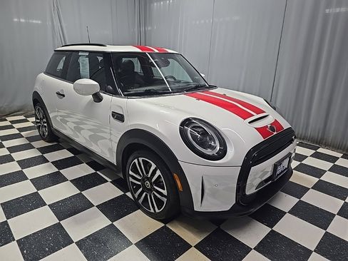 Used 2024 MINI Cooper SE image 3