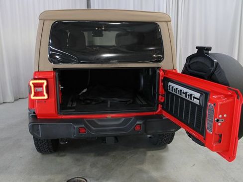 Used 2020 Jeep Wrangler Unlimited Sahara AWD/4WD image 32
