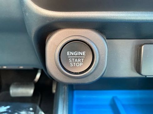 Used 2025 Ford Maverick XLT w/ XLT Luxury Package AWD/4WD image 9