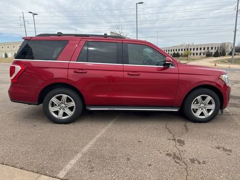 Used 2020 Ford Expedition XLT w/ Equipment Group 202A image 4