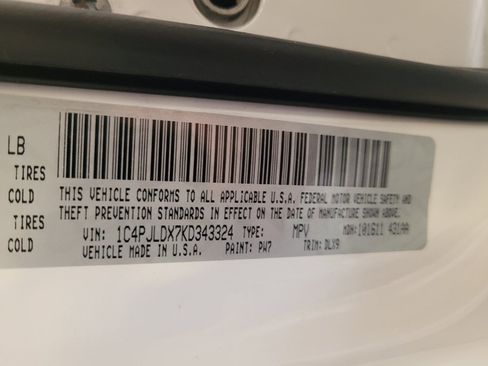 Used 2019 Jeep Cherokee Limited FWD image 33