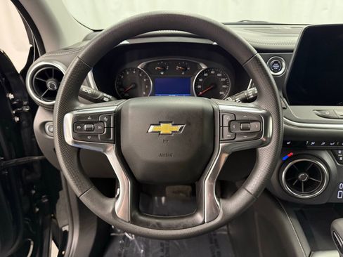 Used 2025 Chevrolet Blazer LT image 12