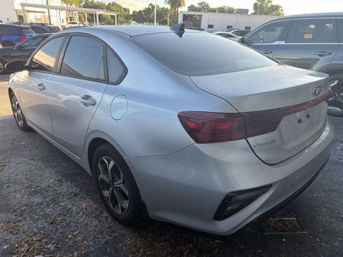 Used 2019 Kia Forte LXS FWD image 6