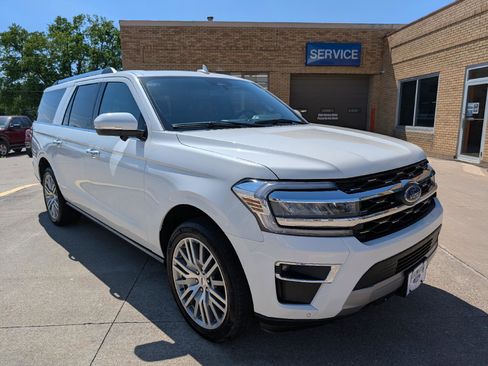 Used 2023 Ford Expedition Max Limited AWD/4WD image 4