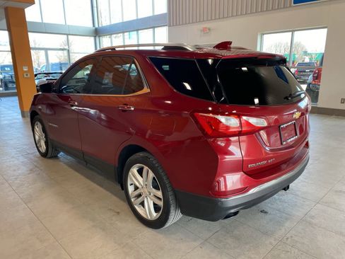 Used 2018 Chevrolet Equinox Premier image 3