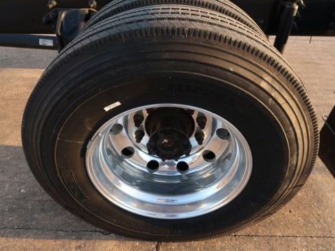 Used 2019 Ford F650 2WD Crew Cab Super Duty image 20