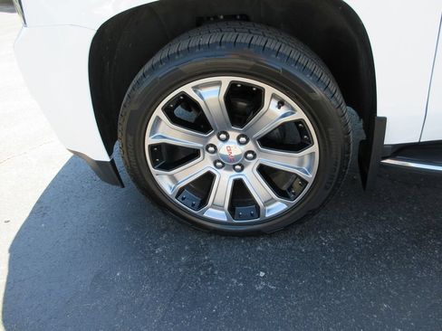 Certified 2019 GMC Yukon SLE w/ SLE Value Package AWD/4WD image 14