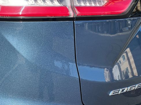 Used 2019 Ford Edge Titanium w/ Cold Weather Package image 34