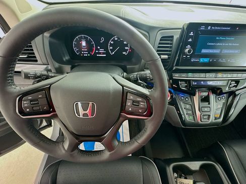 Used 2026 Honda Odyssey Elite image 18