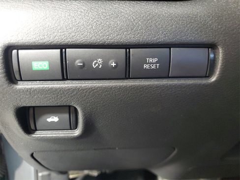 Used 2024 Nissan Sentra SV w/ Trunk Package image 12