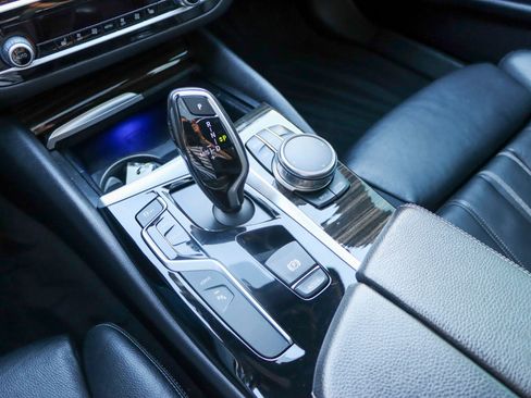 Used 2018 BMW 530e image 41