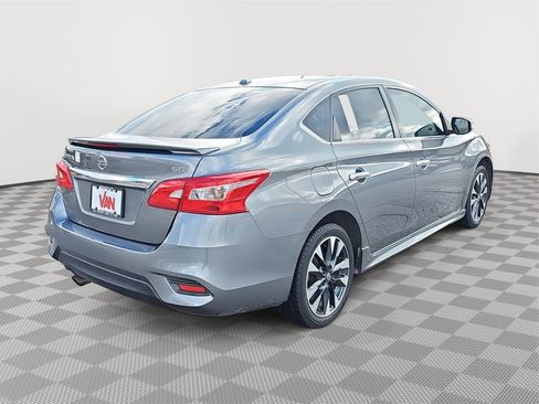 Used 2019 Nissan Sentra SR image 5