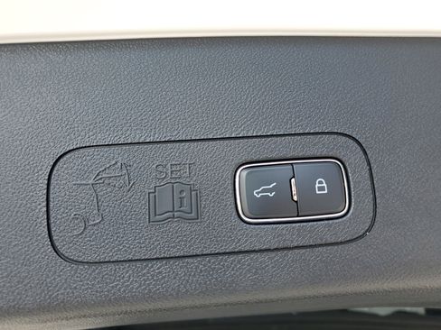 Certified 2023 Lincoln Aviator Reserve image 9