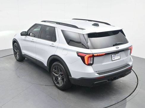 Used 2026 Ford Explorer ST-Line w/ ST-Line Street Pack RWD image 21