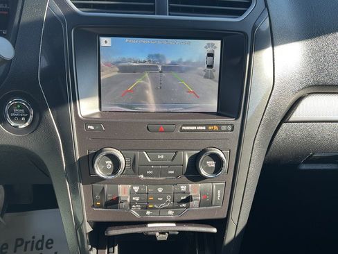 Used 2018 Ford Explorer XLT w/ Equipment Group 202A image 26